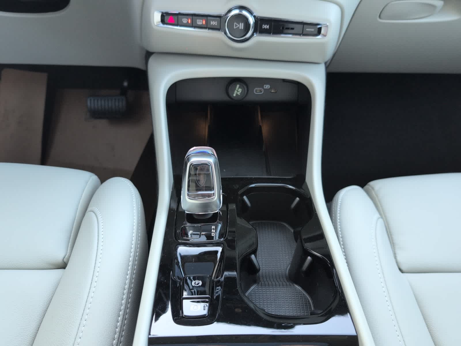 new 2026 Volvo XC40 car, priced at $50,150