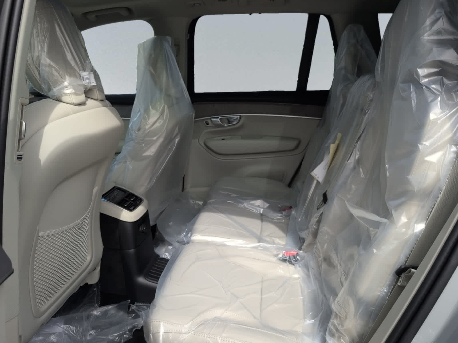 new 2026 Volvo XC90 plug-in hybrid car, priced at $85,625