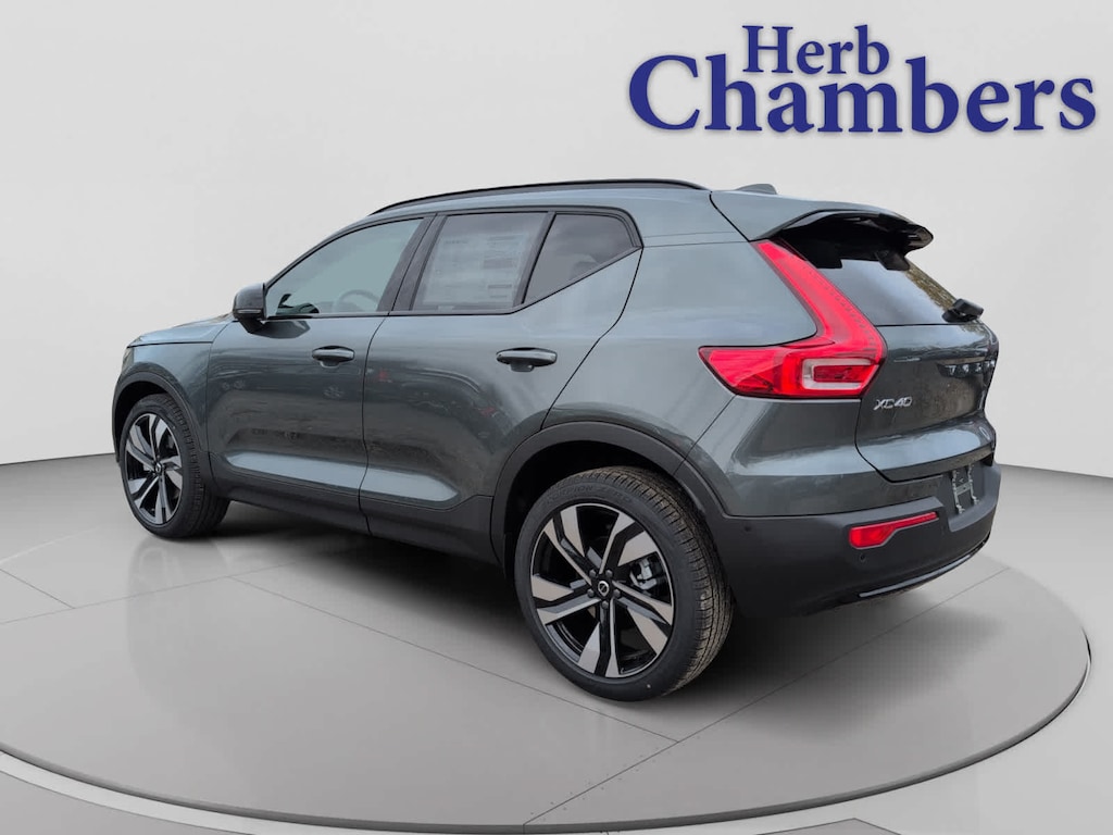 New 2026 Volvo XC40 B5 Ultra SUV