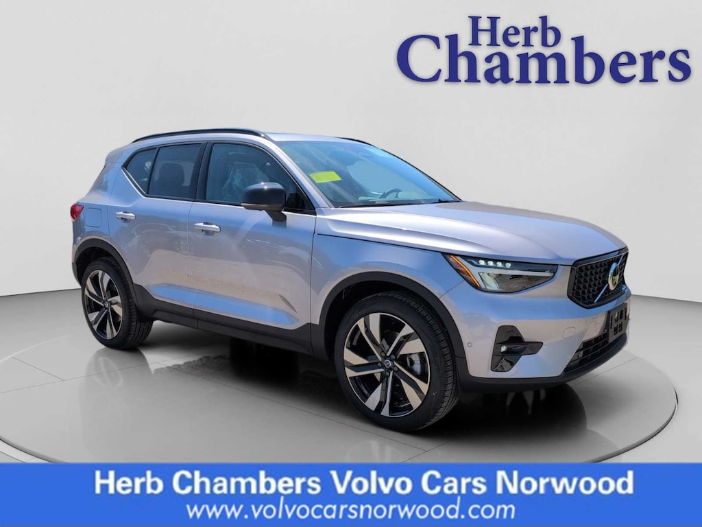 New 2026 Volvo XC40 B5 Plus SUV