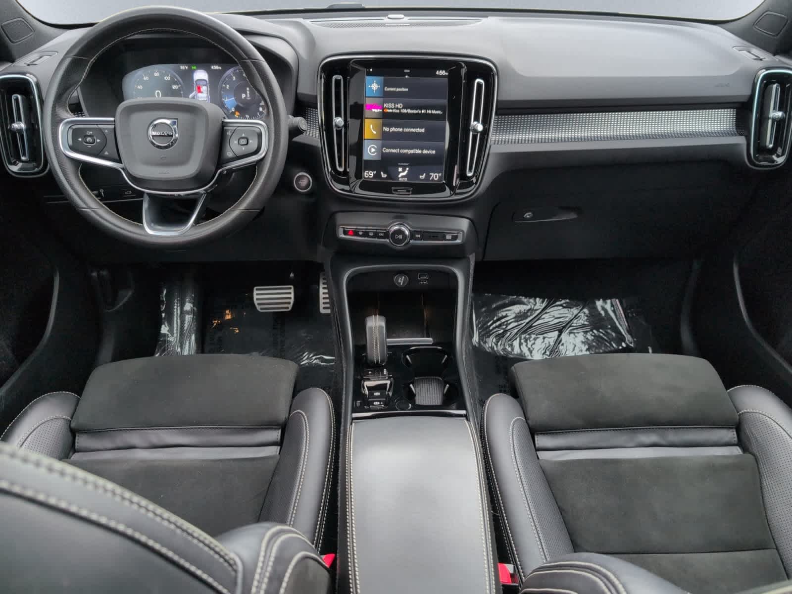 used 2021 Volvo XC40 car, priced at $22,998