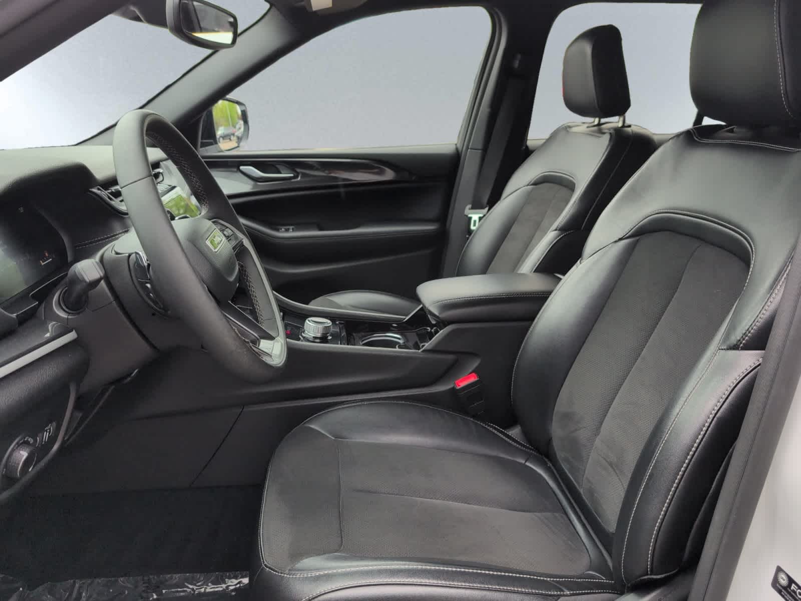 used 2023 Jeep Grand Cherokee car, priced at $31,998