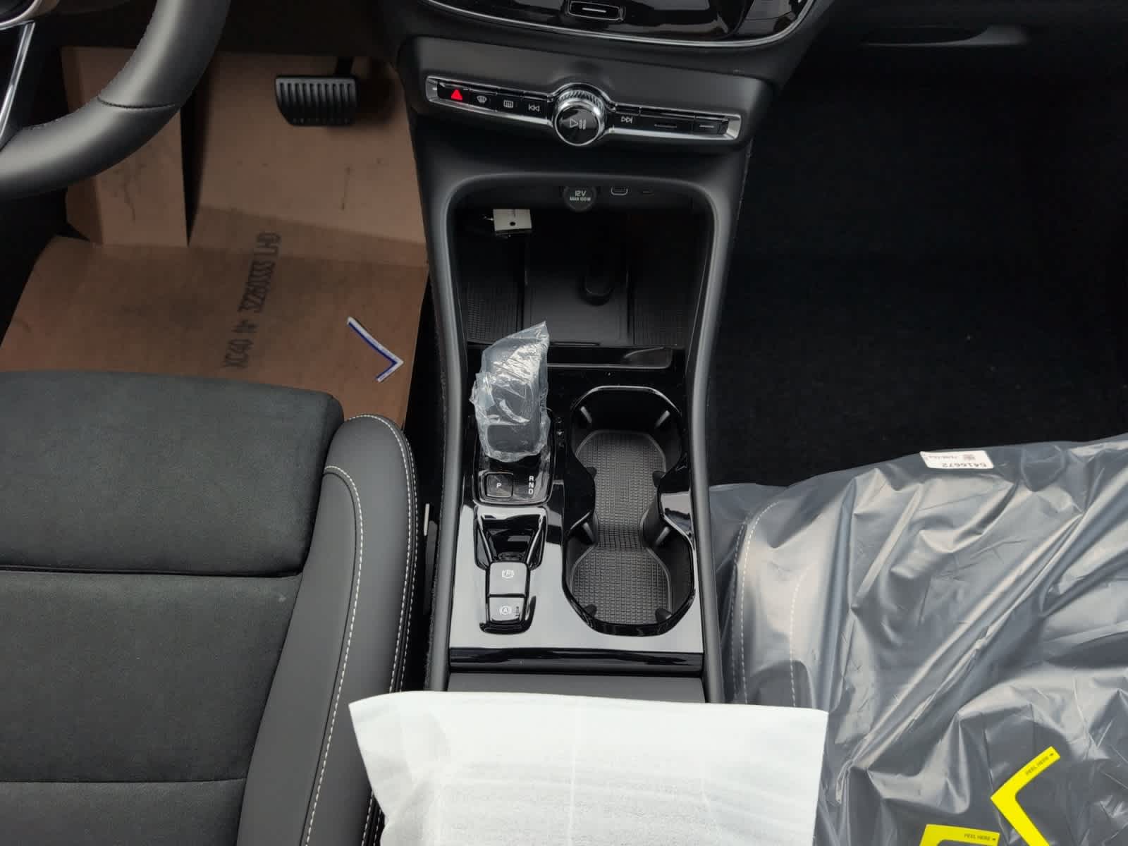 new 2026 Volvo XC40 car, priced at $54,175