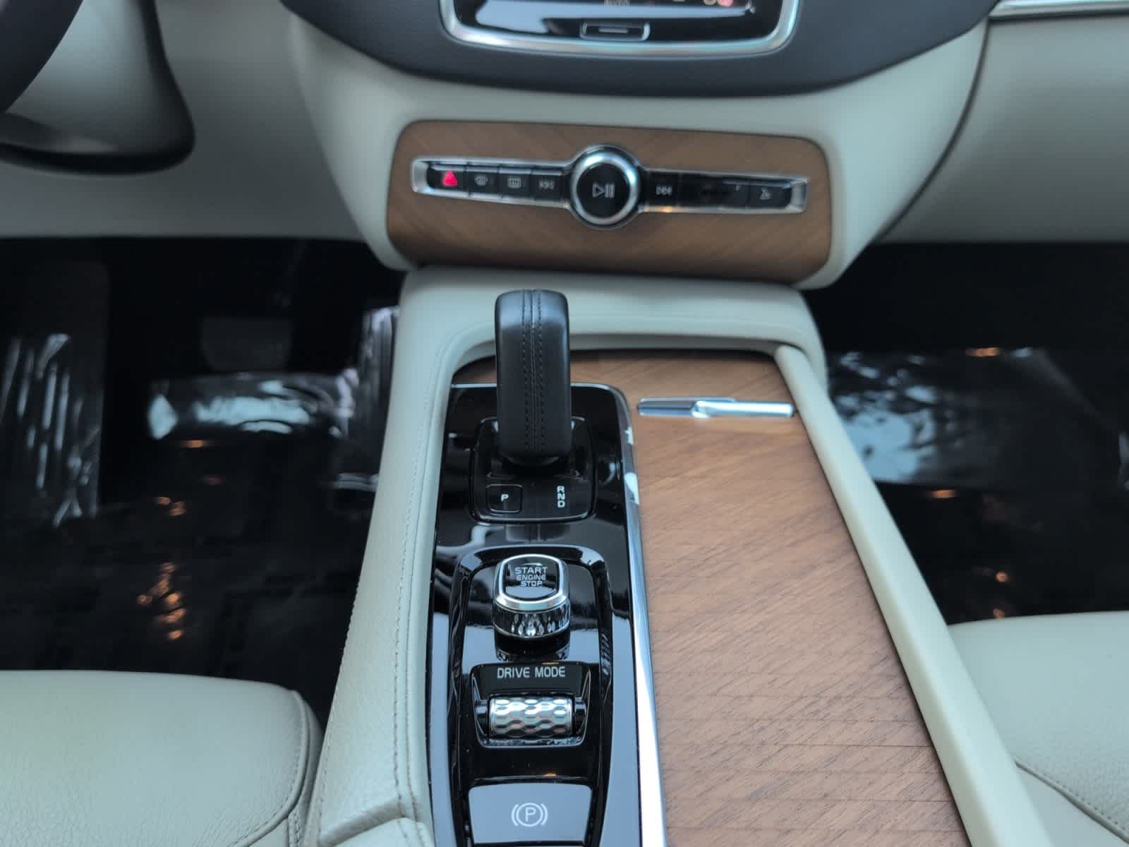 used 2021 Volvo XC90 Recharge Plug-In Hybrid car, priced at $27,998