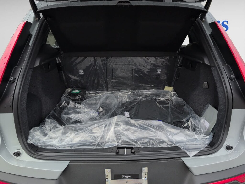 New 2026 Volvo XC40 B5 Plus SUV