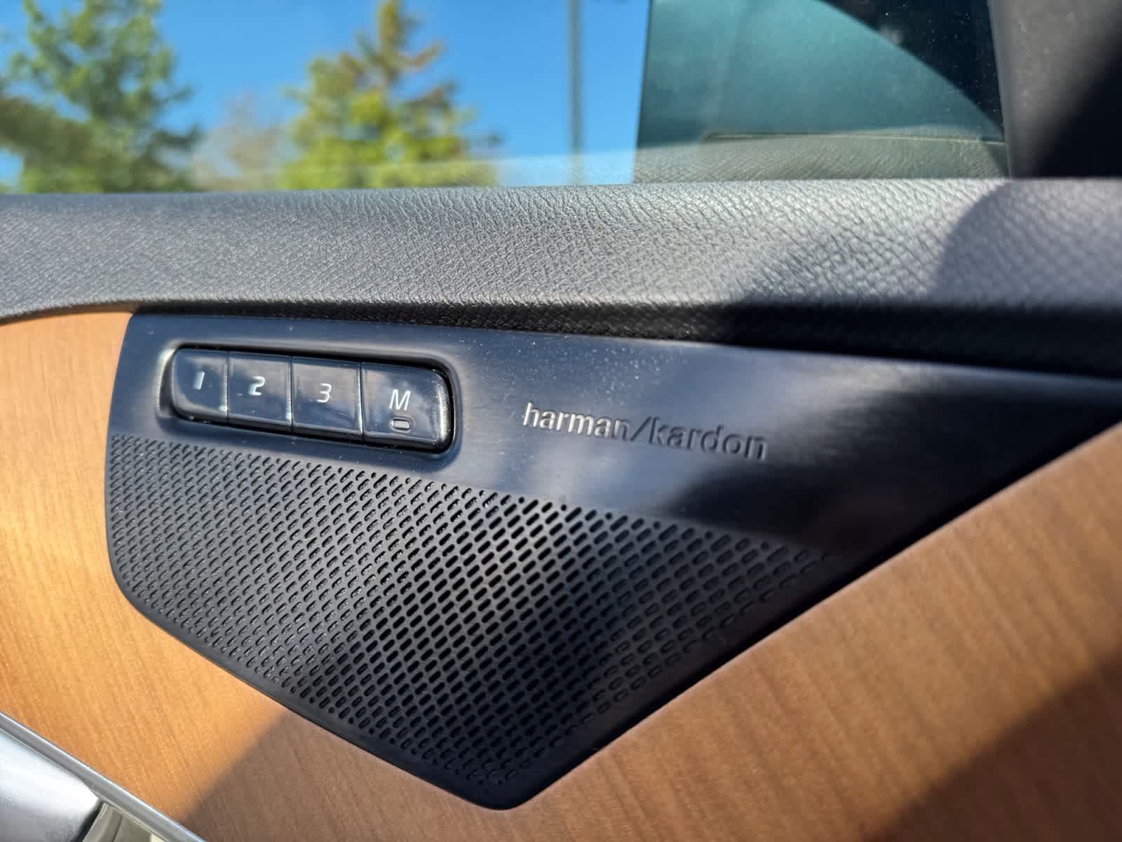 used 2022 Volvo XC90 car, priced at $31,998