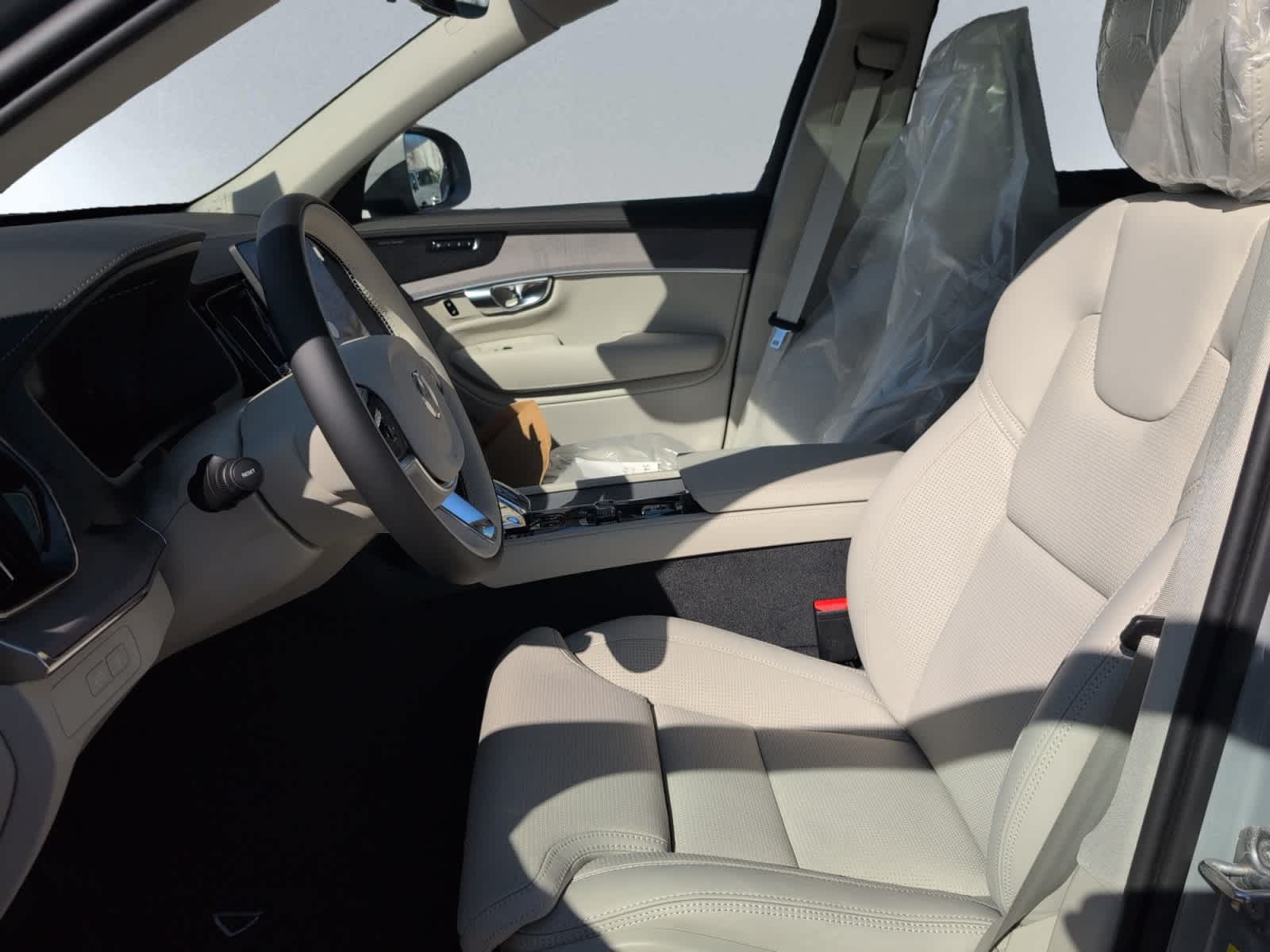 new 2026 Volvo XC90 plug-in hybrid car, priced at $85,745