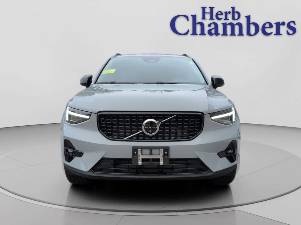 New 2026 Volvo XC40 B5 Ultra SUV