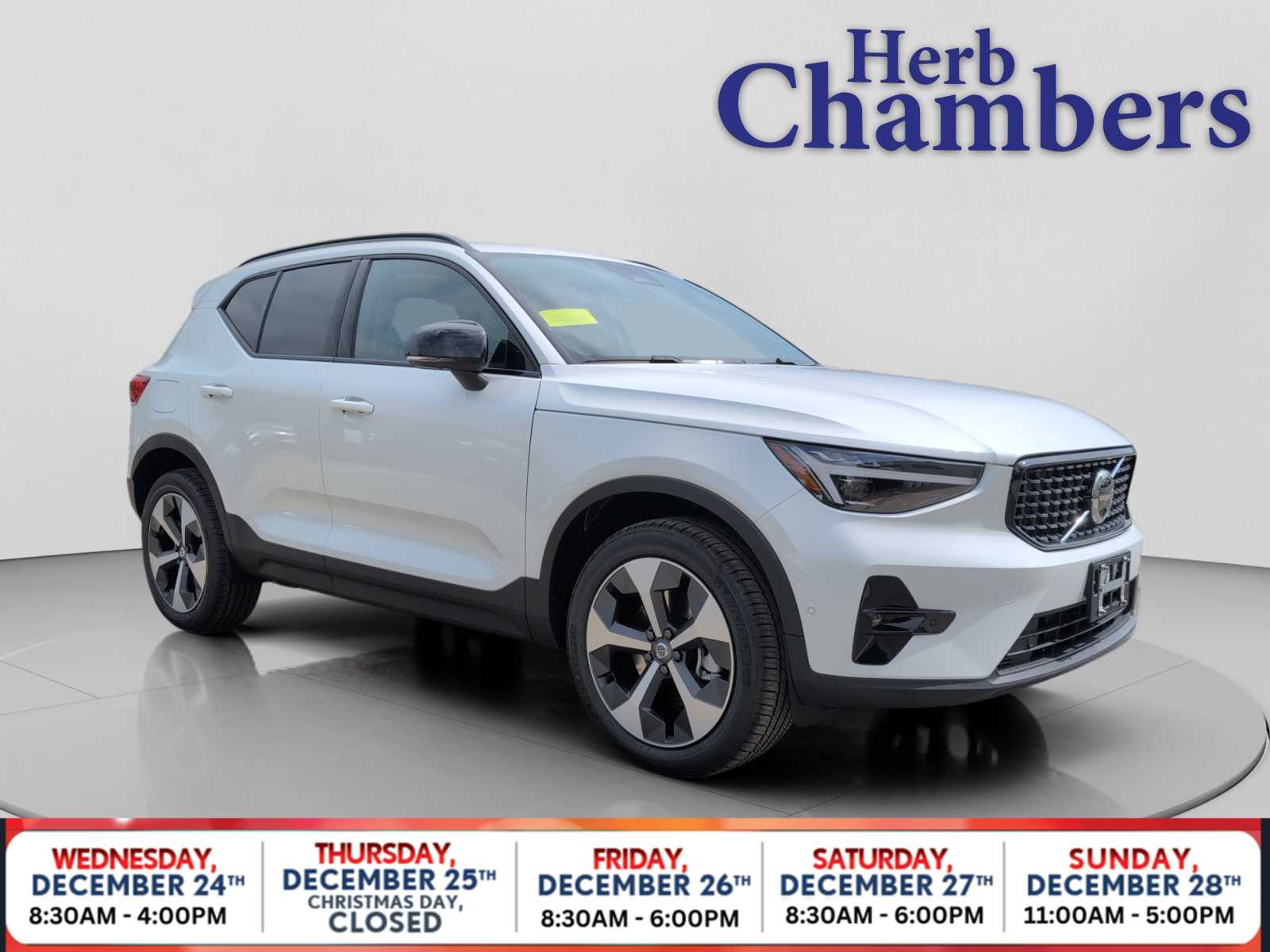 2026 Volvo XC40 Plus's photo