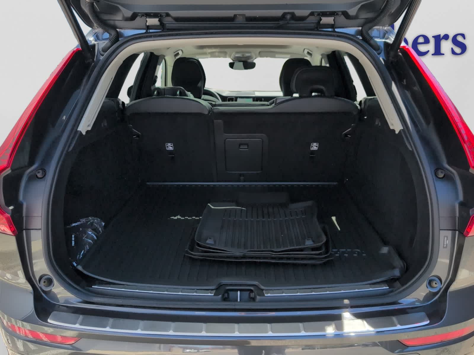used 2023 Volvo XC60 car, priced at $32,998