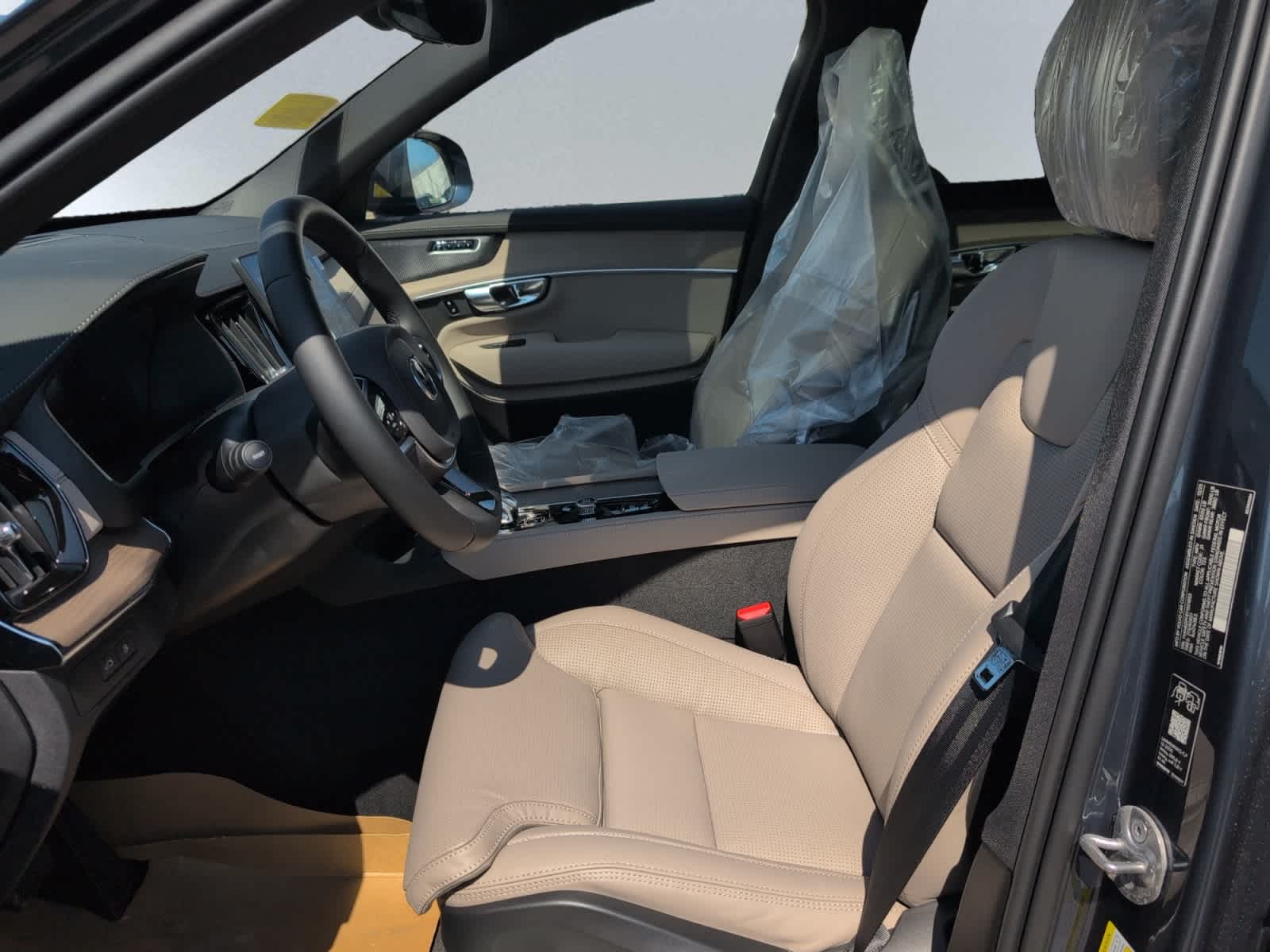 new 2026 Volvo XC90 plug-in hybrid car, priced at $86,130