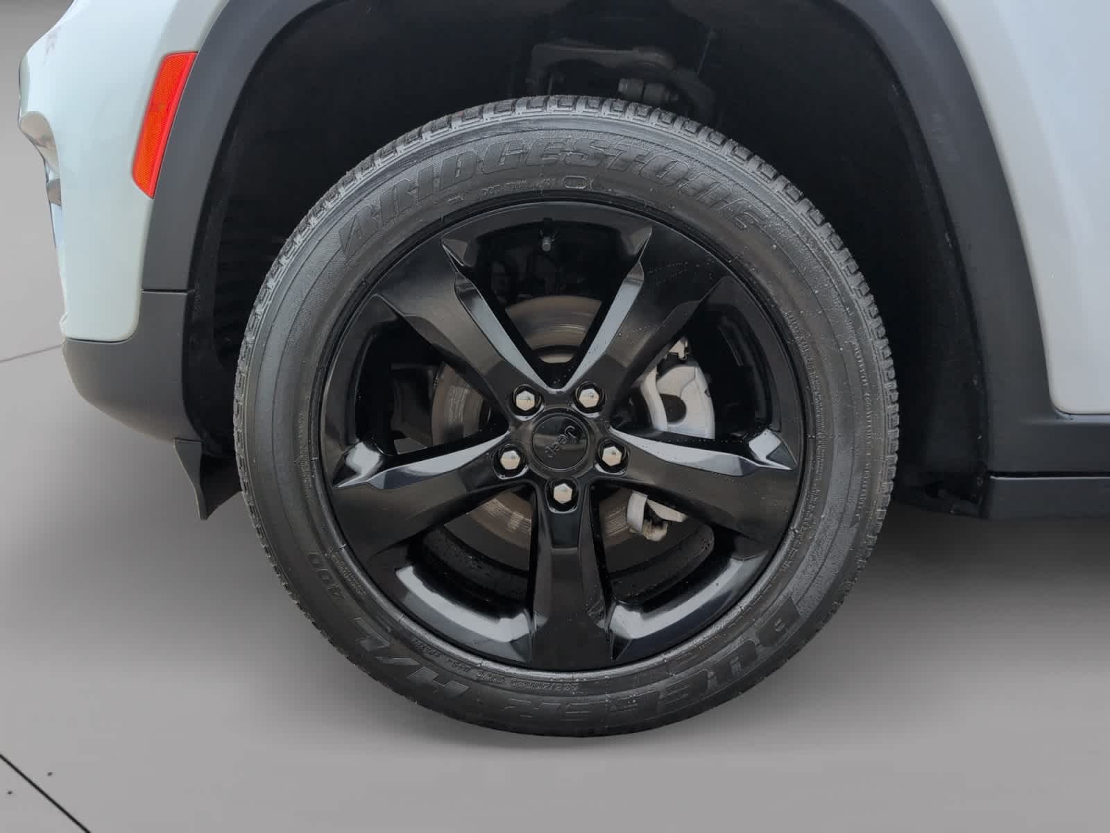 used 2023 Jeep Grand Cherokee car, priced at $31,998