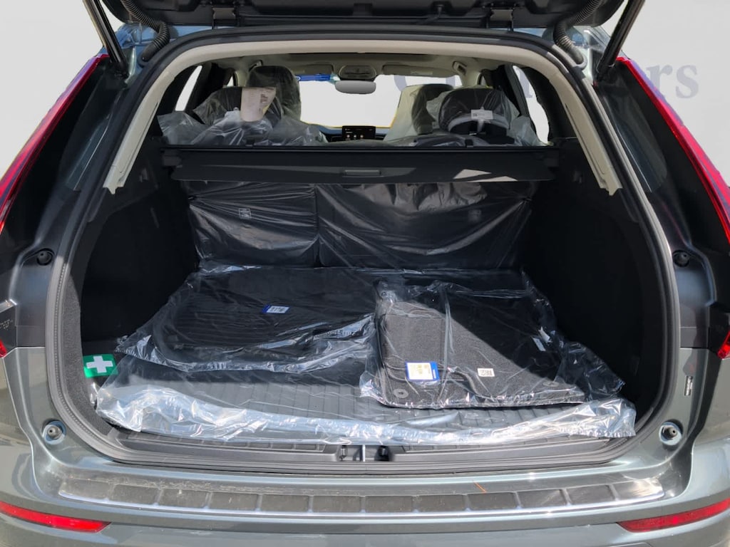 New 2026 Volvo XC60 B5 Core SUV