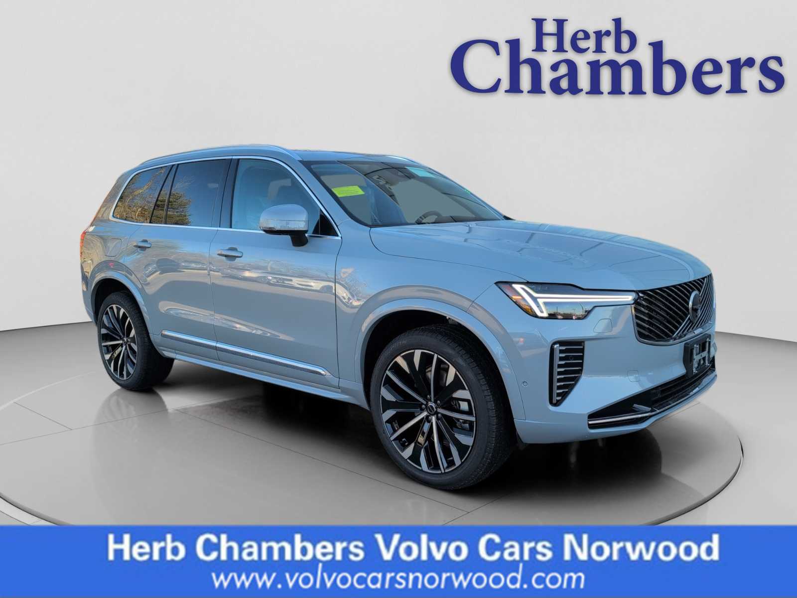 2026 Volvo XC90 Plus's photo