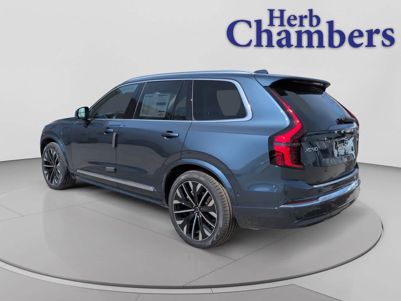 new 2026 Volvo XC90 plug-in hybrid car, priced at $92,625