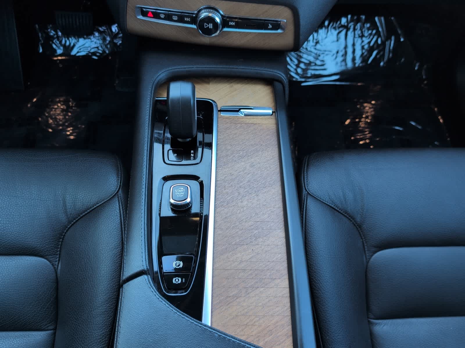 used 2023 Volvo XC90 car, priced at $36,998