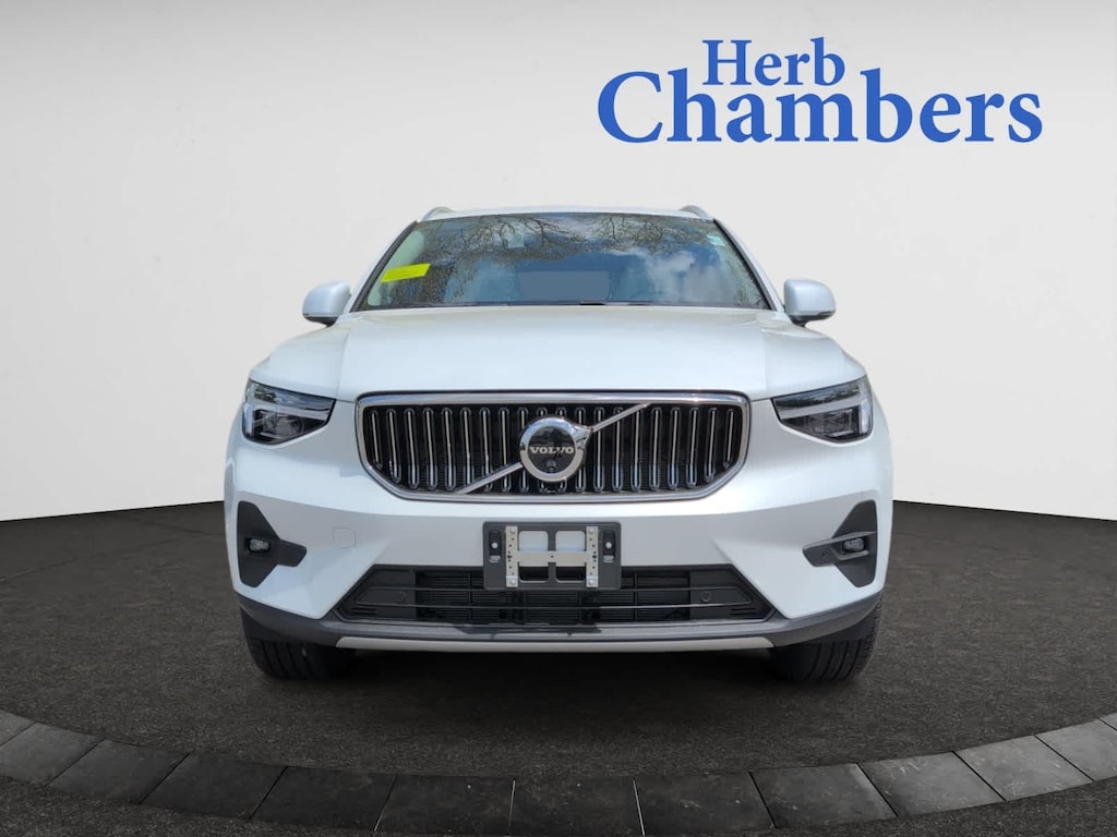 Used 2025 Volvo XC40 B5 Ultra Bright Theme SUV
