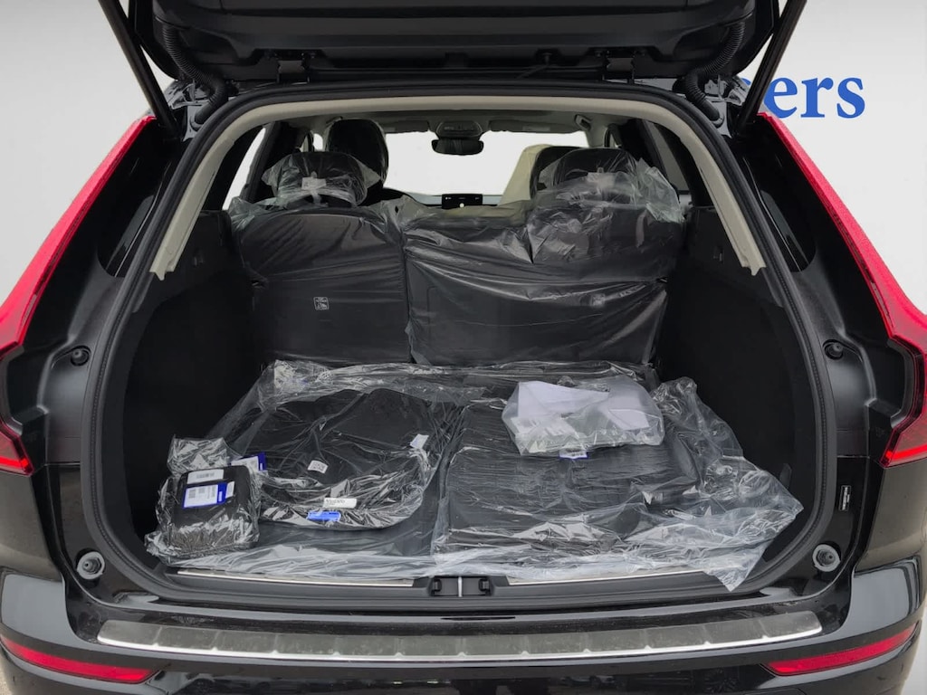 New 2026 Volvo XC60 B5 Plus SUV