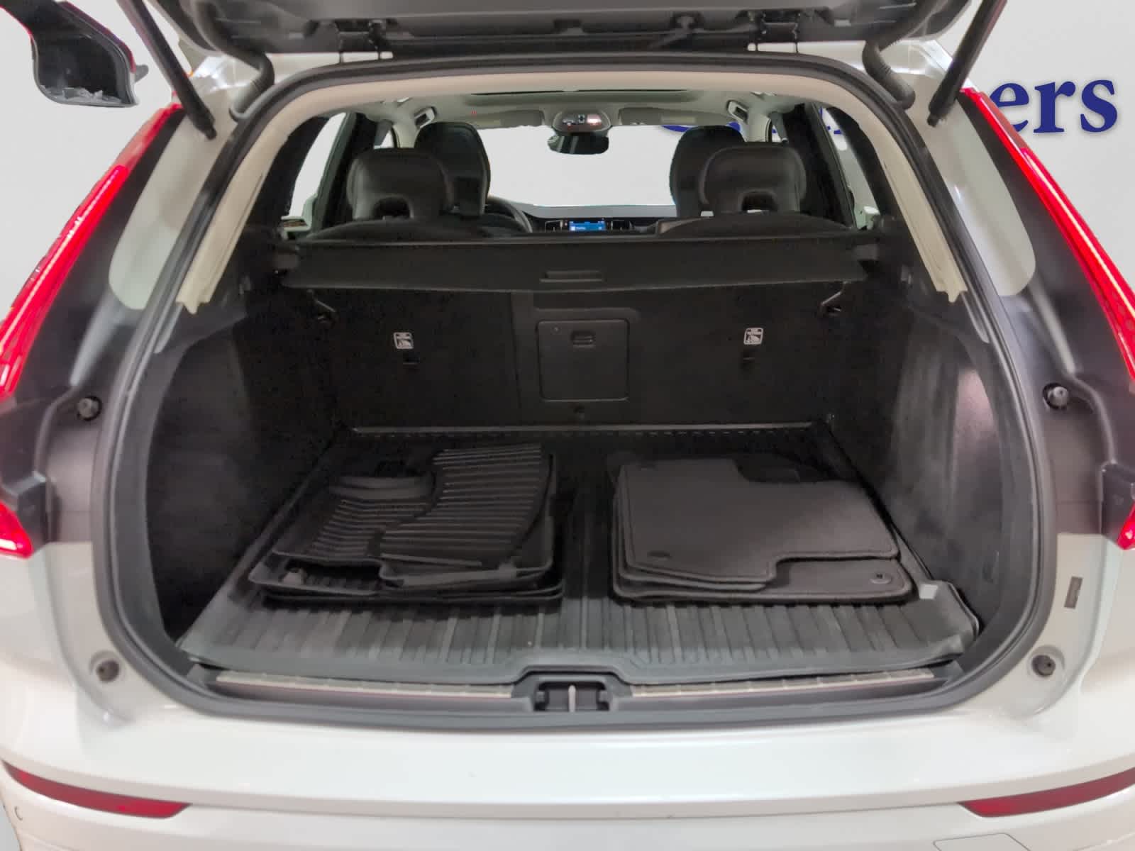 used 2023 Volvo XC60 car, priced at $27,998