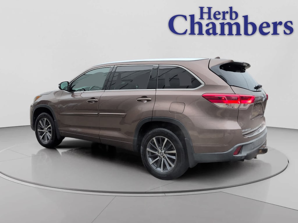 Used 2017 Toyota Highlander XLE V6 SUV