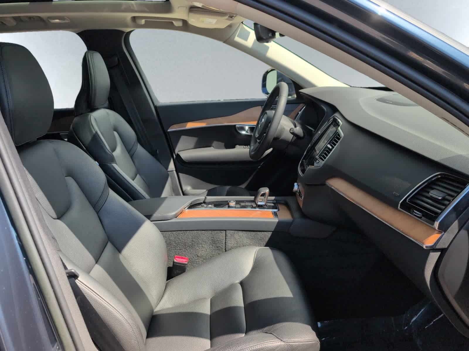 used 2023 Volvo XC90 car, priced at $43,998