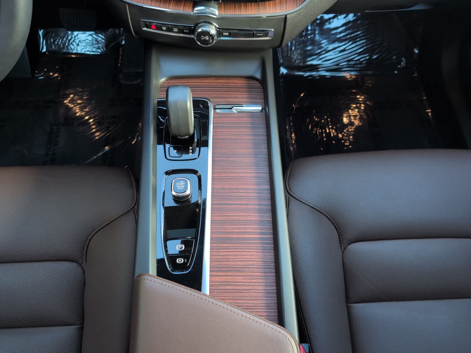 used 2023 Volvo XC60 car, priced at $34,498