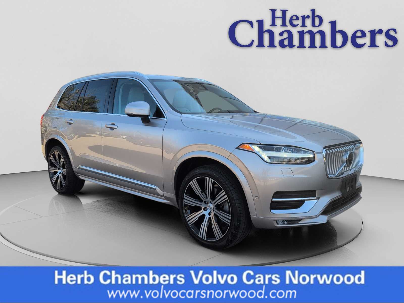 2023 Volvo XC90 SUV 