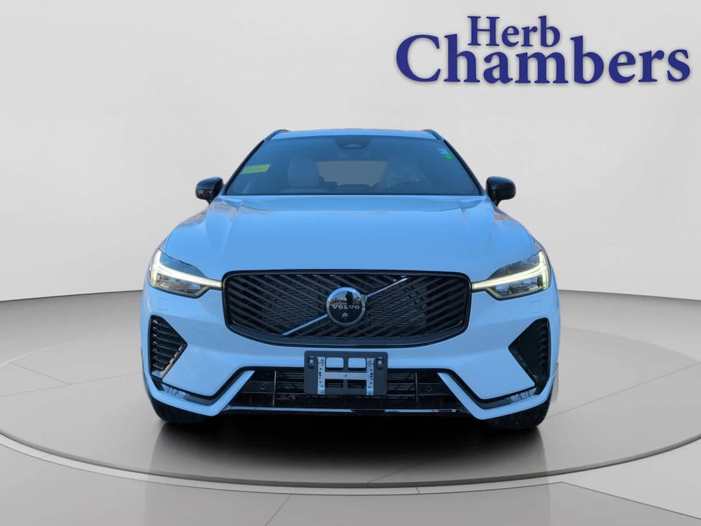 New 2026 Volvo XC60 B5 Plus SUV