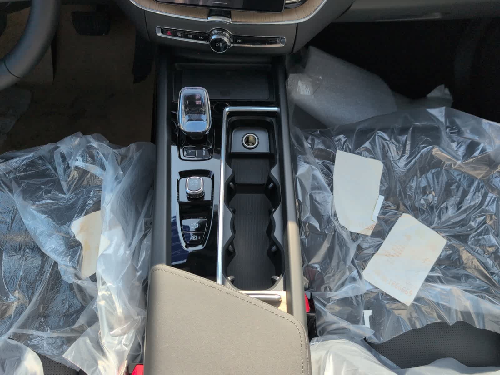 new 2026 Volvo XC60 car, priced at $70,885