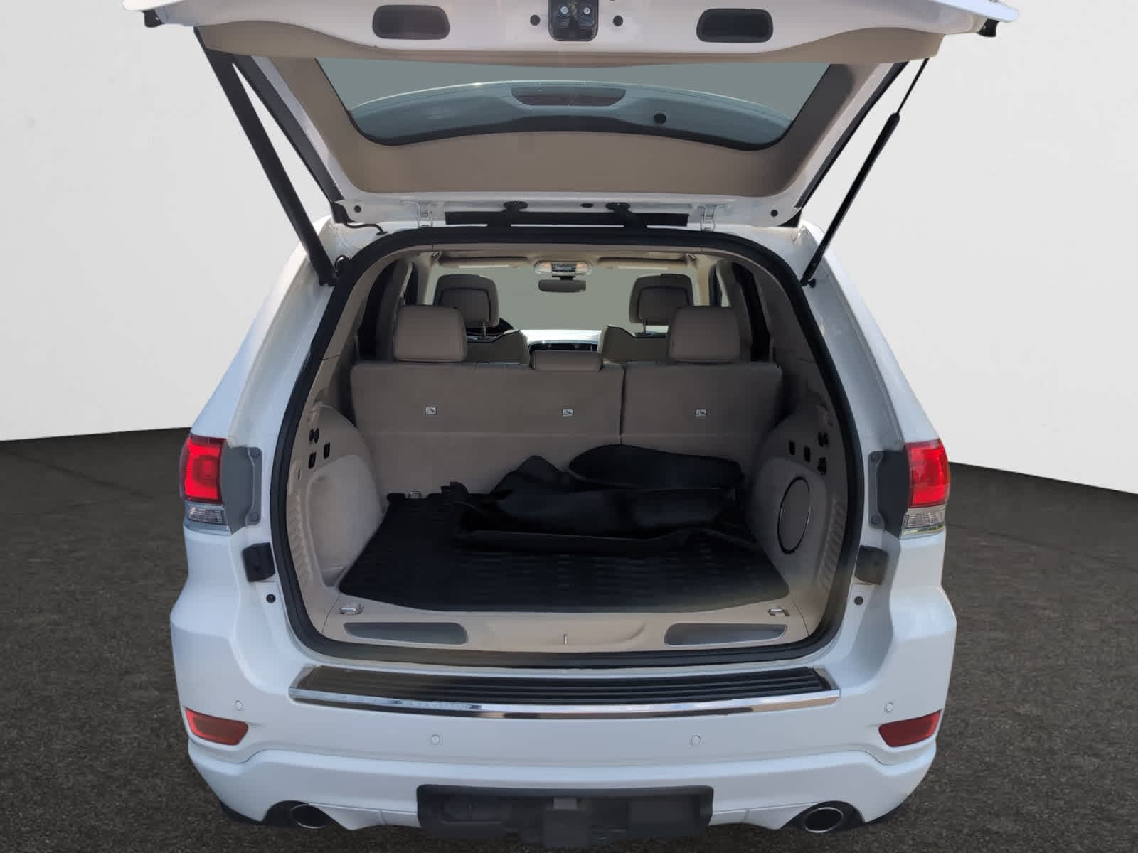 used 2020 Jeep Grand Cherokee car, priced at $17,998