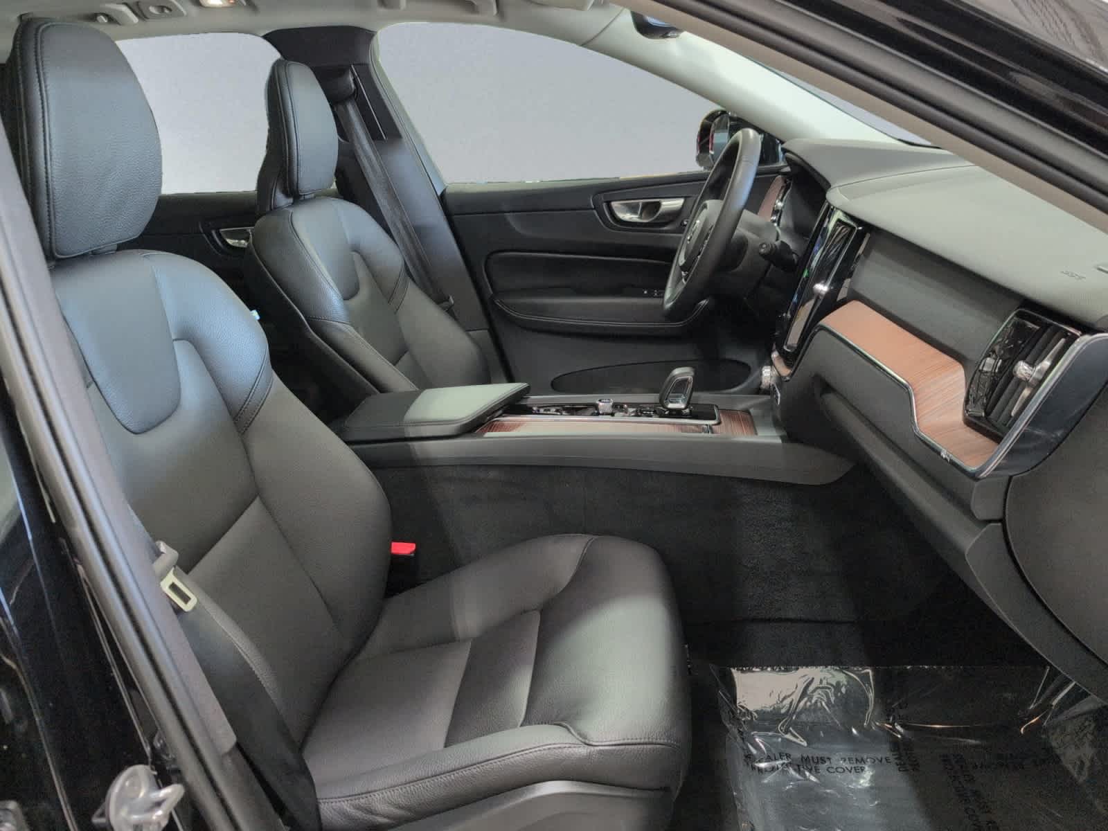 used 2023 Volvo XC60 car, priced at $29,998