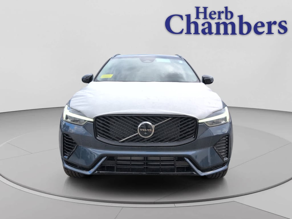 New 2026 Volvo XC60 plug-in hybrid T8 Ultra SUV