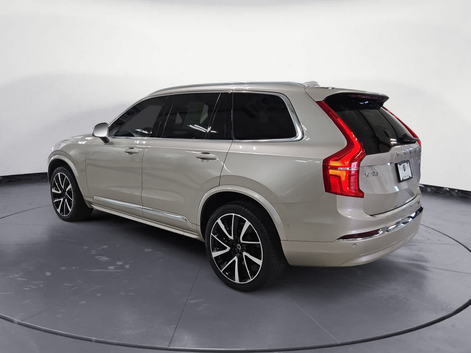 2024 Volvo XC90 Plus photo 3