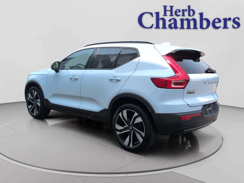 Used 2024 Volvo XC40 B5 Plus Dark SUV