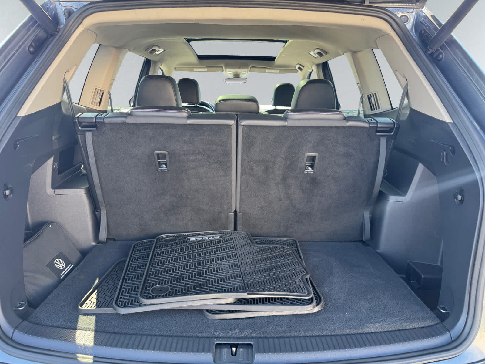 2021 Volkswagen Atlas V6 SEL R-Line photo 2