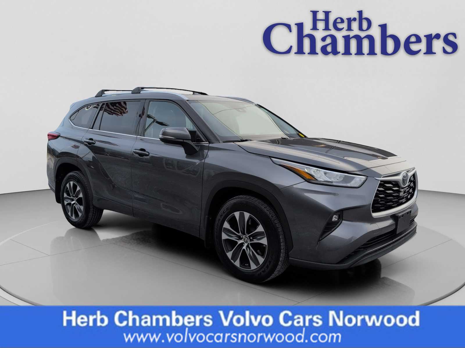 used 2020 Toyota Highlander car, priced at $28,998