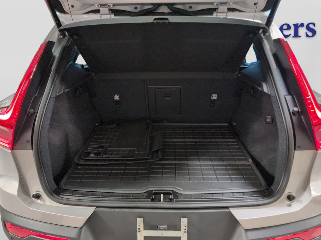 Certified 2023 Volvo XC40 B5 AWD Plus Dark SUV