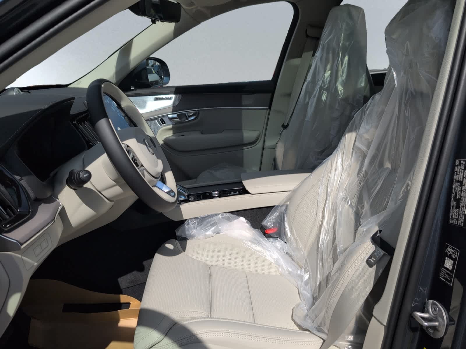 new 2026 Volvo XC90 plug-in hybrid car, priced at $92,625