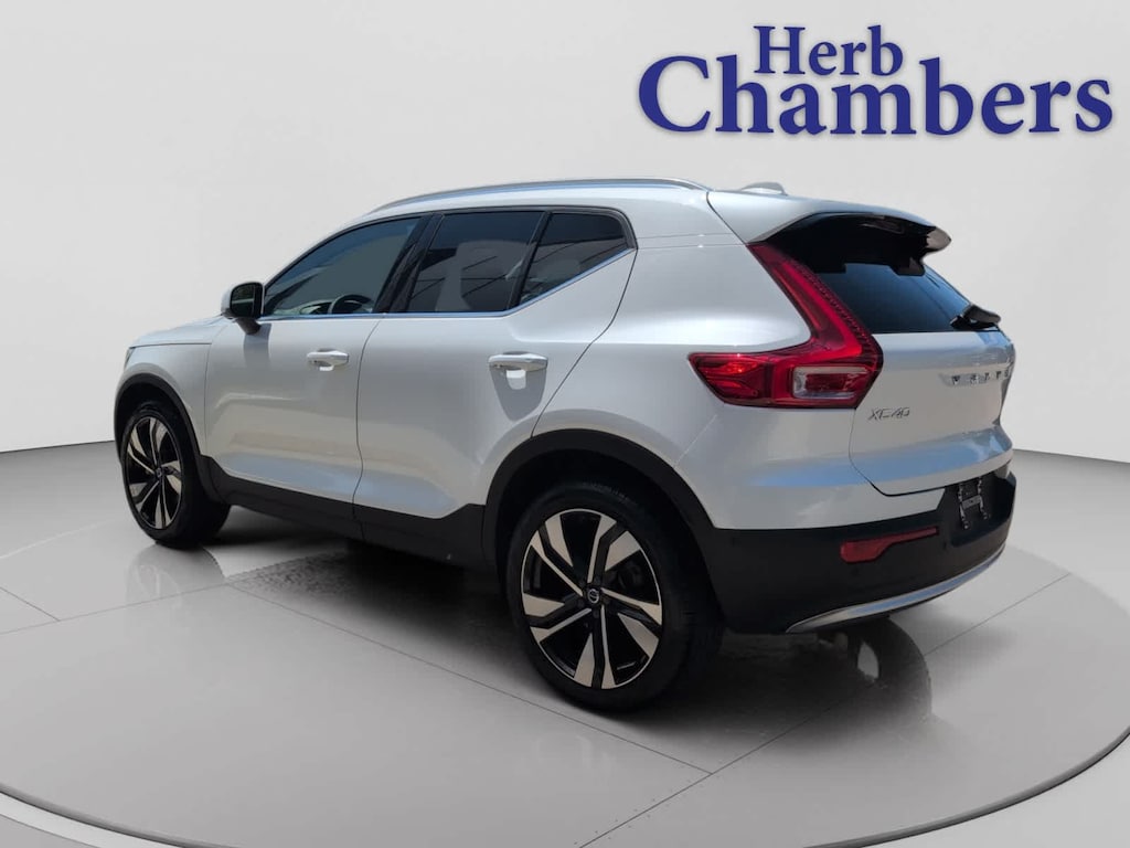 Used 2024 Volvo XC40 B5 Plus Bright SUV