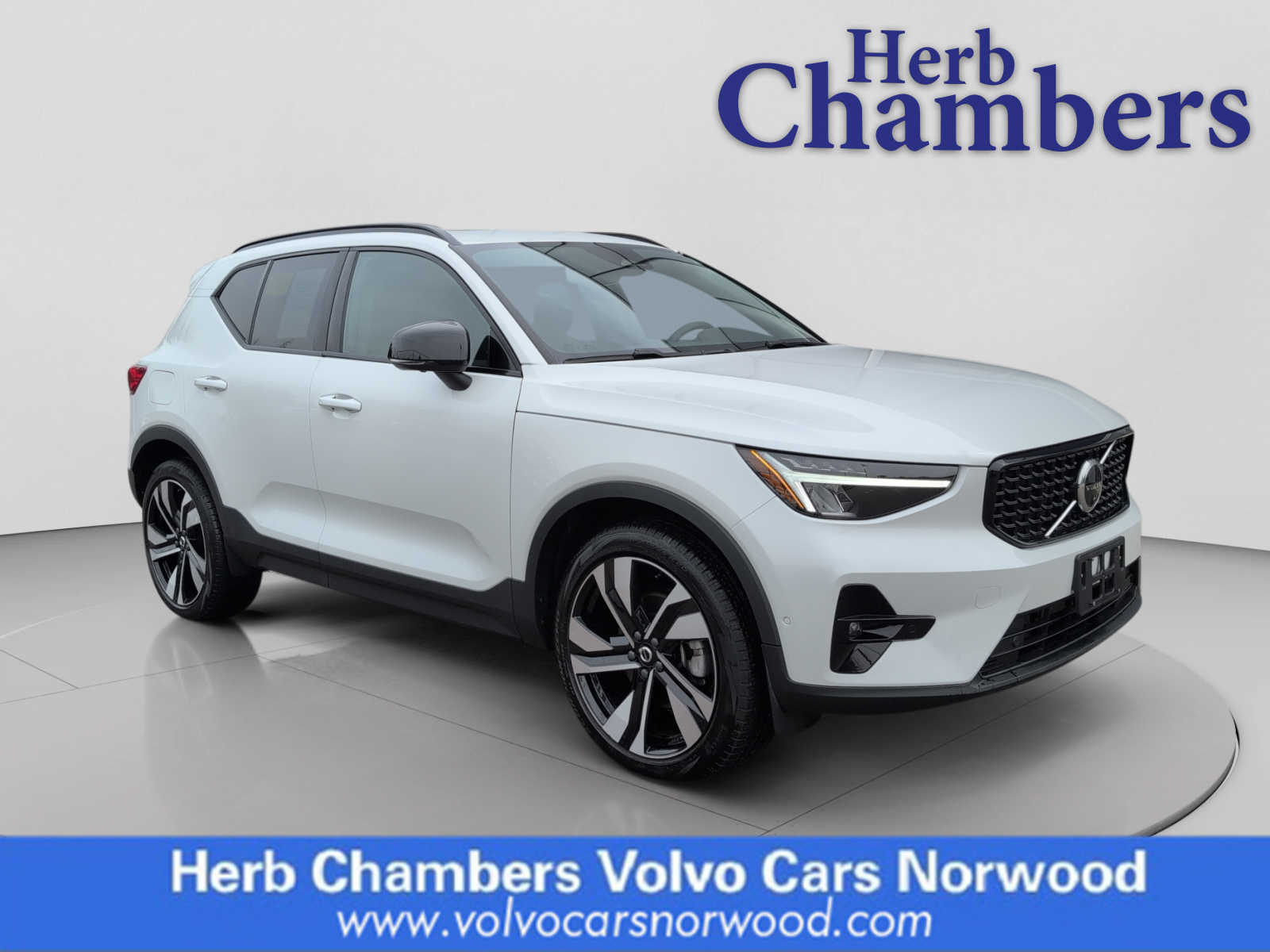 2023 Volvo XC40 SUV 