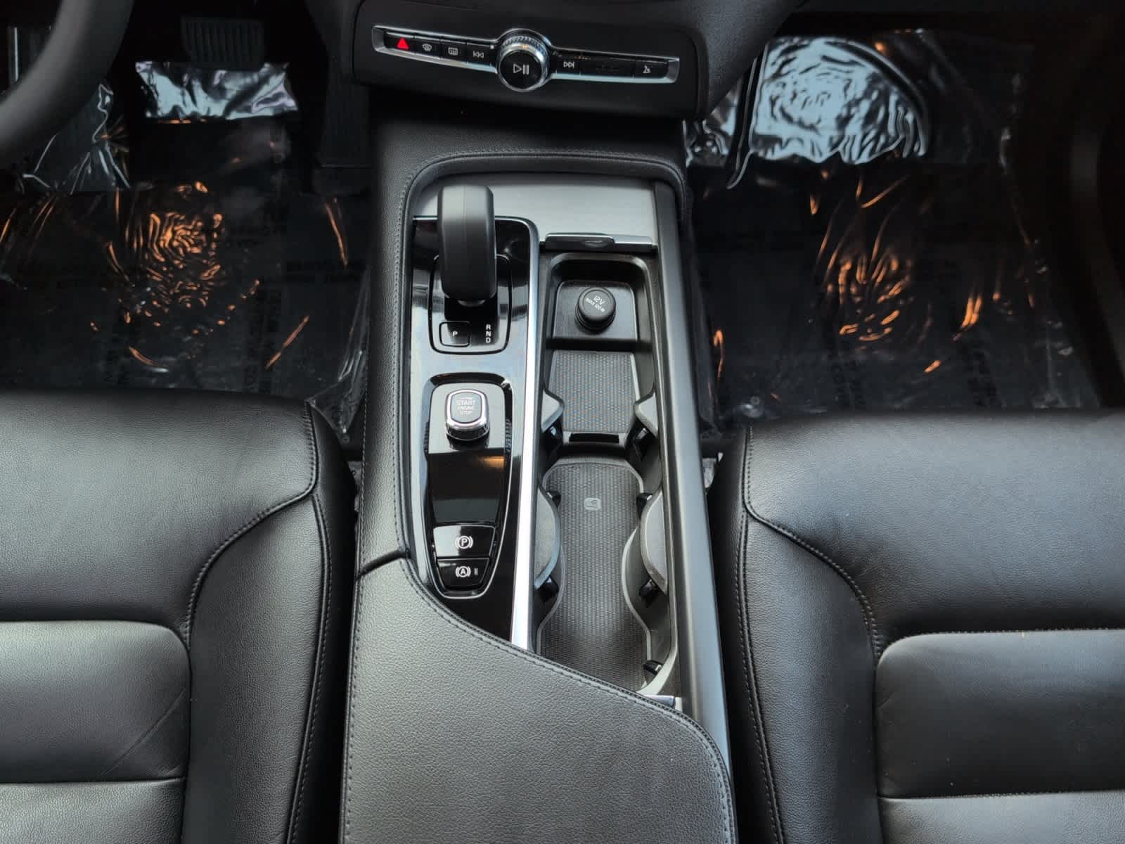 used 2023 Volvo XC90 car, priced at $38,996