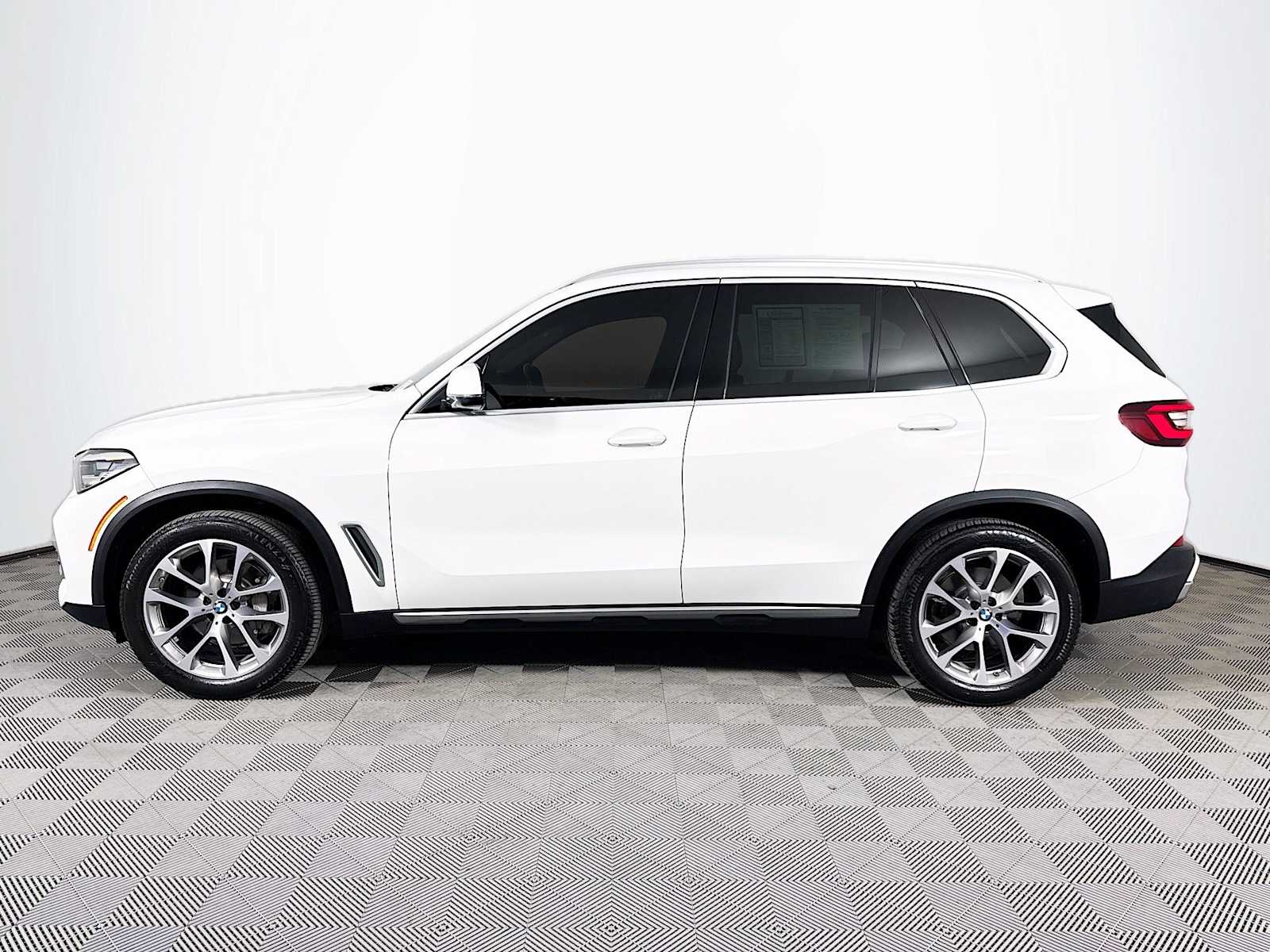 used 2022 BMW X5 car, priced at $32,998