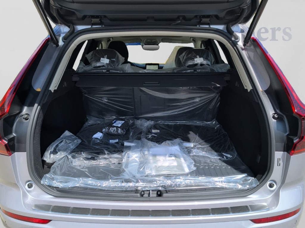 New 2026 Volvo XC60 B5 Core SUV