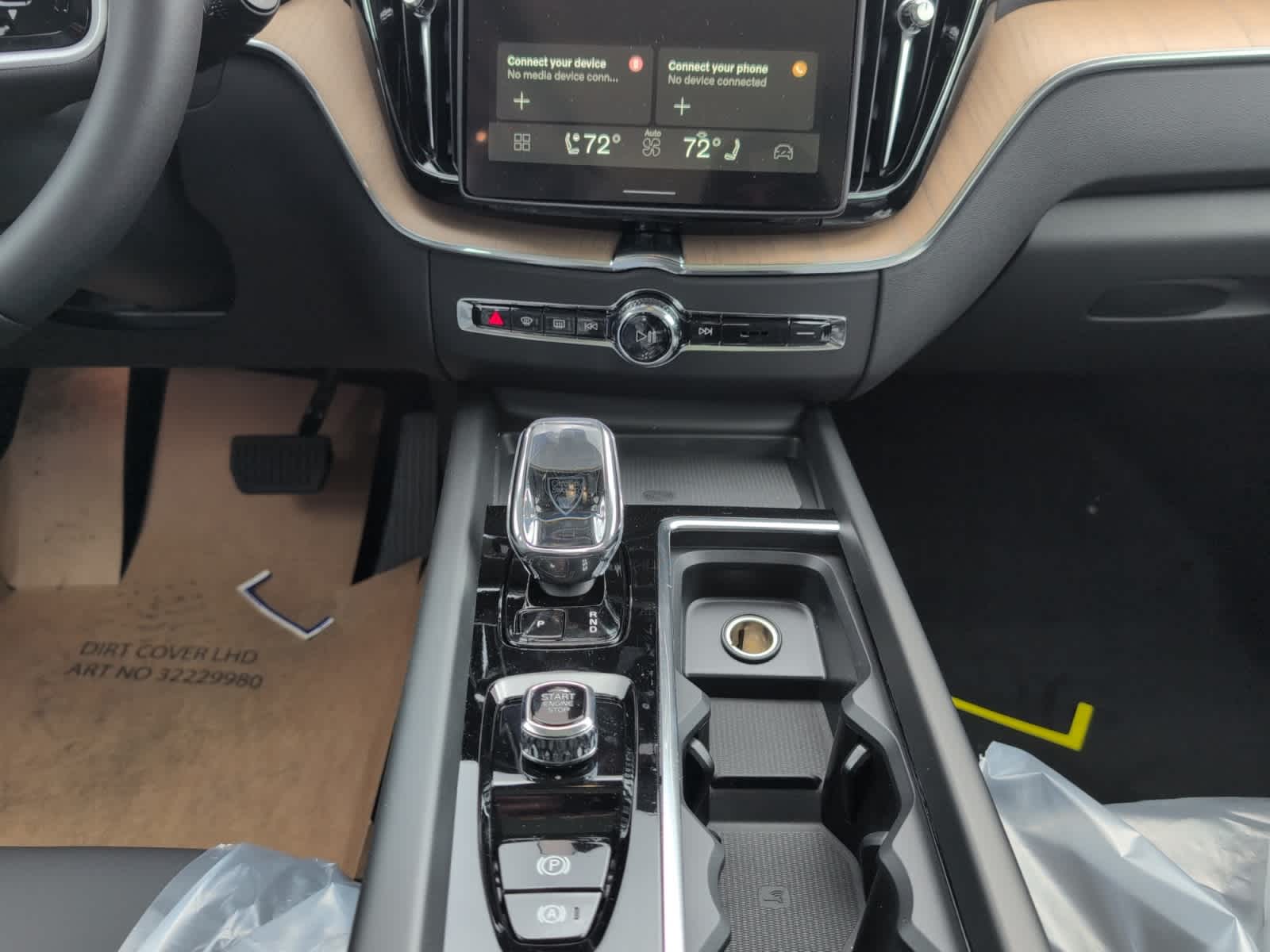 new 2026 Volvo XC60 plug-in hybrid car, priced at $70,620