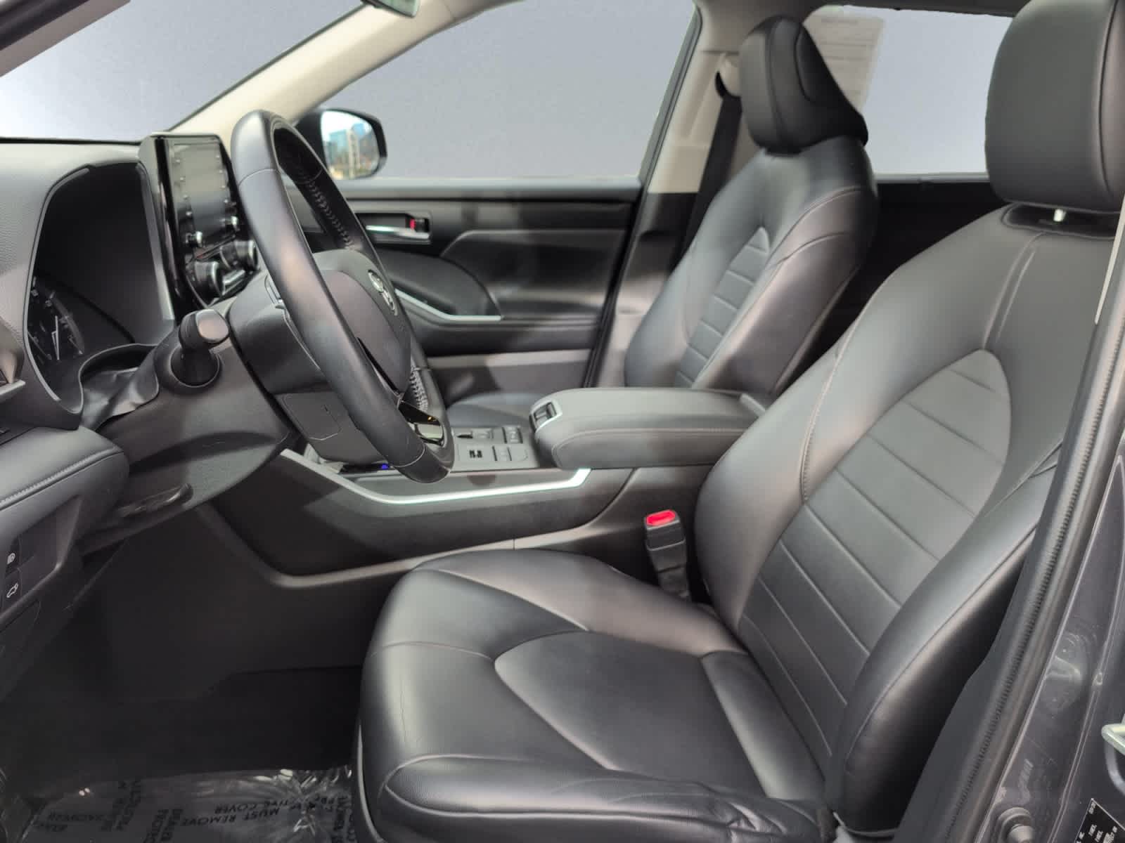 used 2020 Toyota Highlander car, priced at $27,998