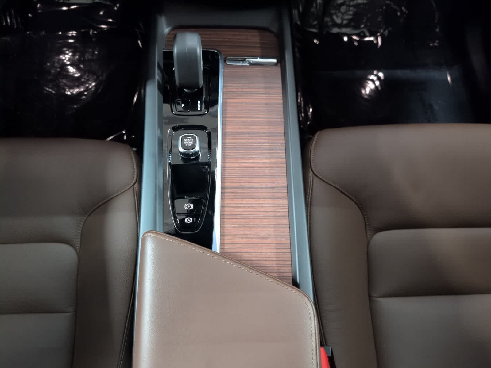 used 2024 Volvo XC60 car, priced at $39,998