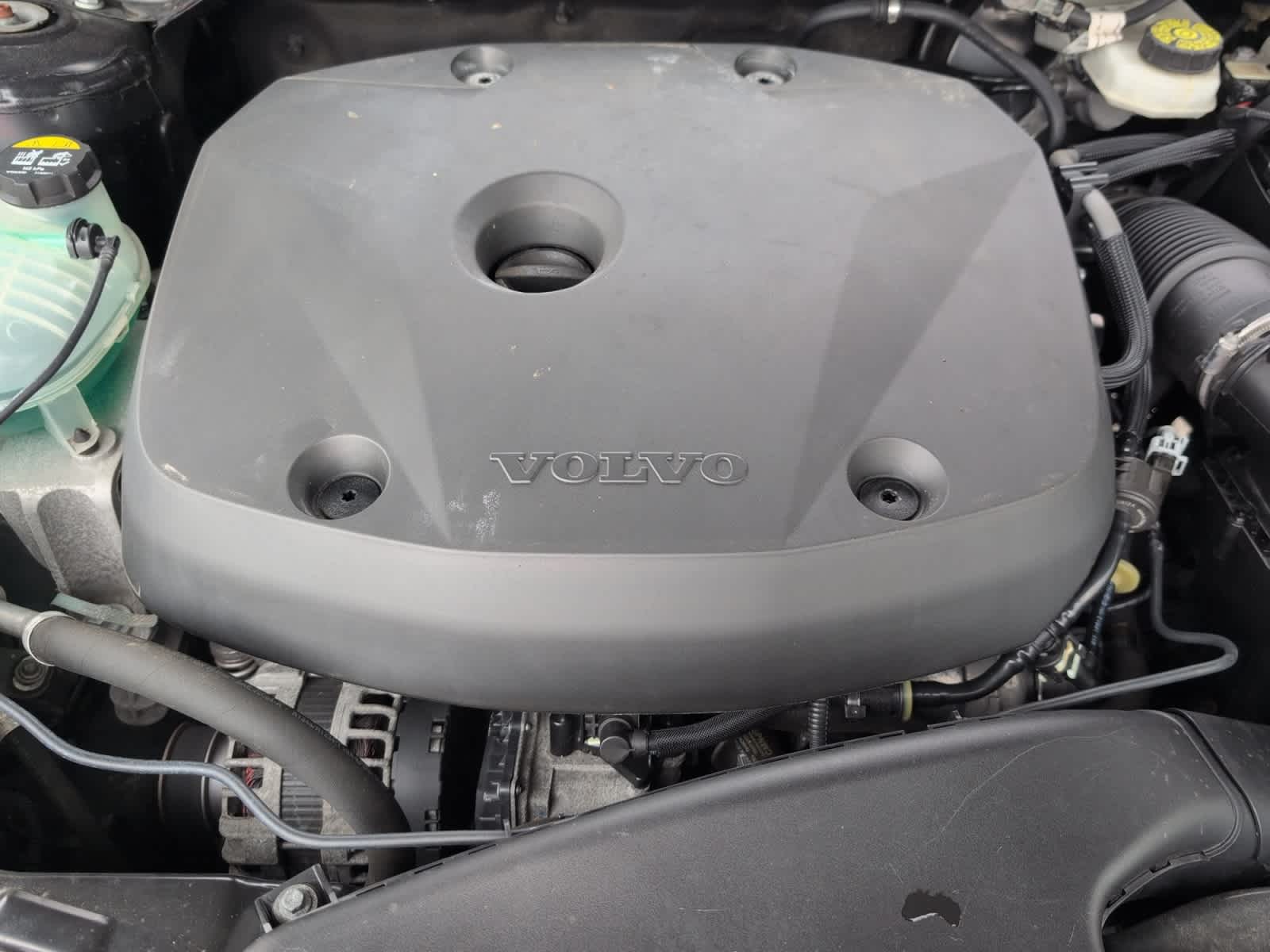 used 2021 Volvo XC40 car, priced at $22,998