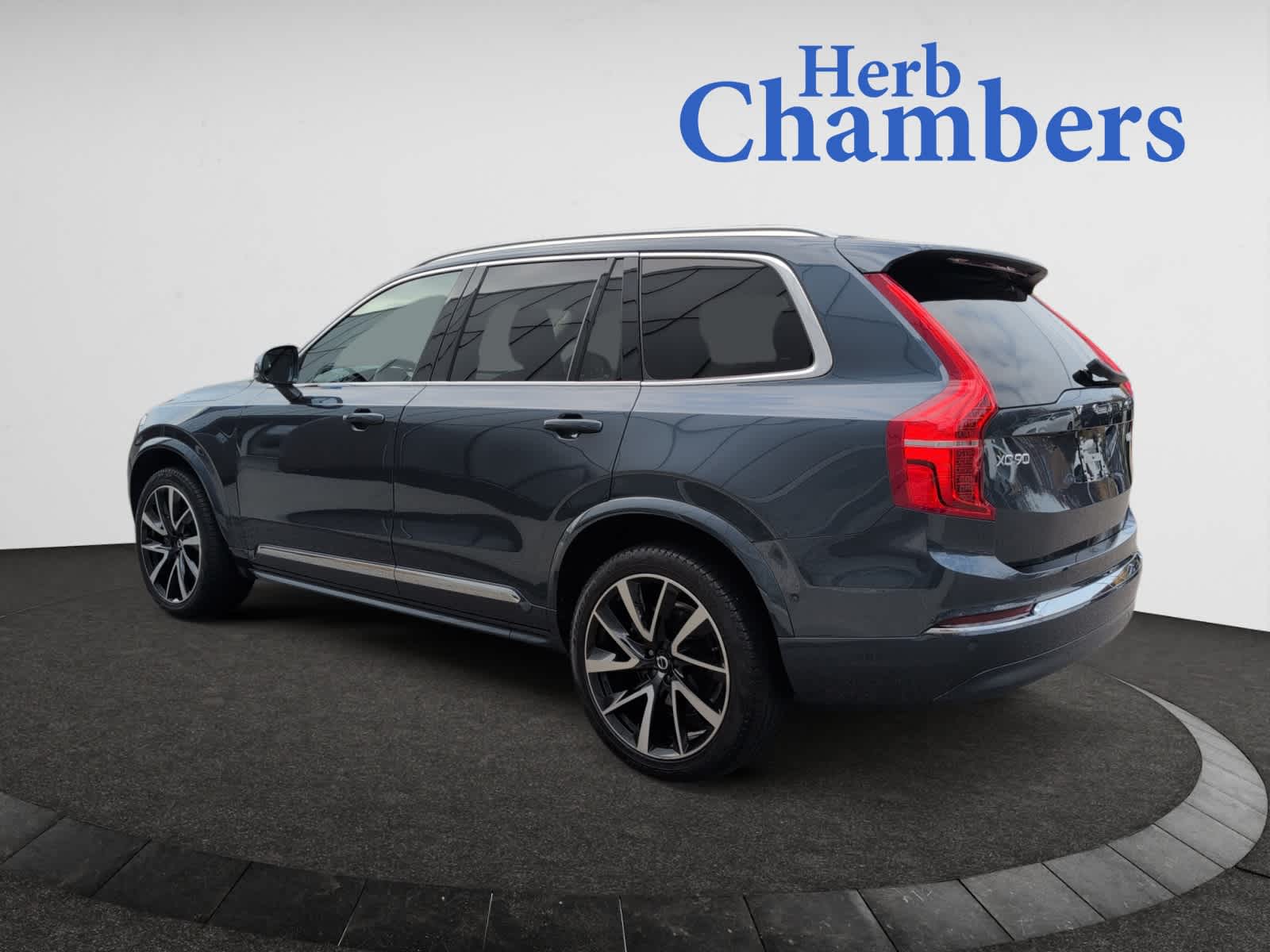 2024 Volvo XC90 Plus photo 3