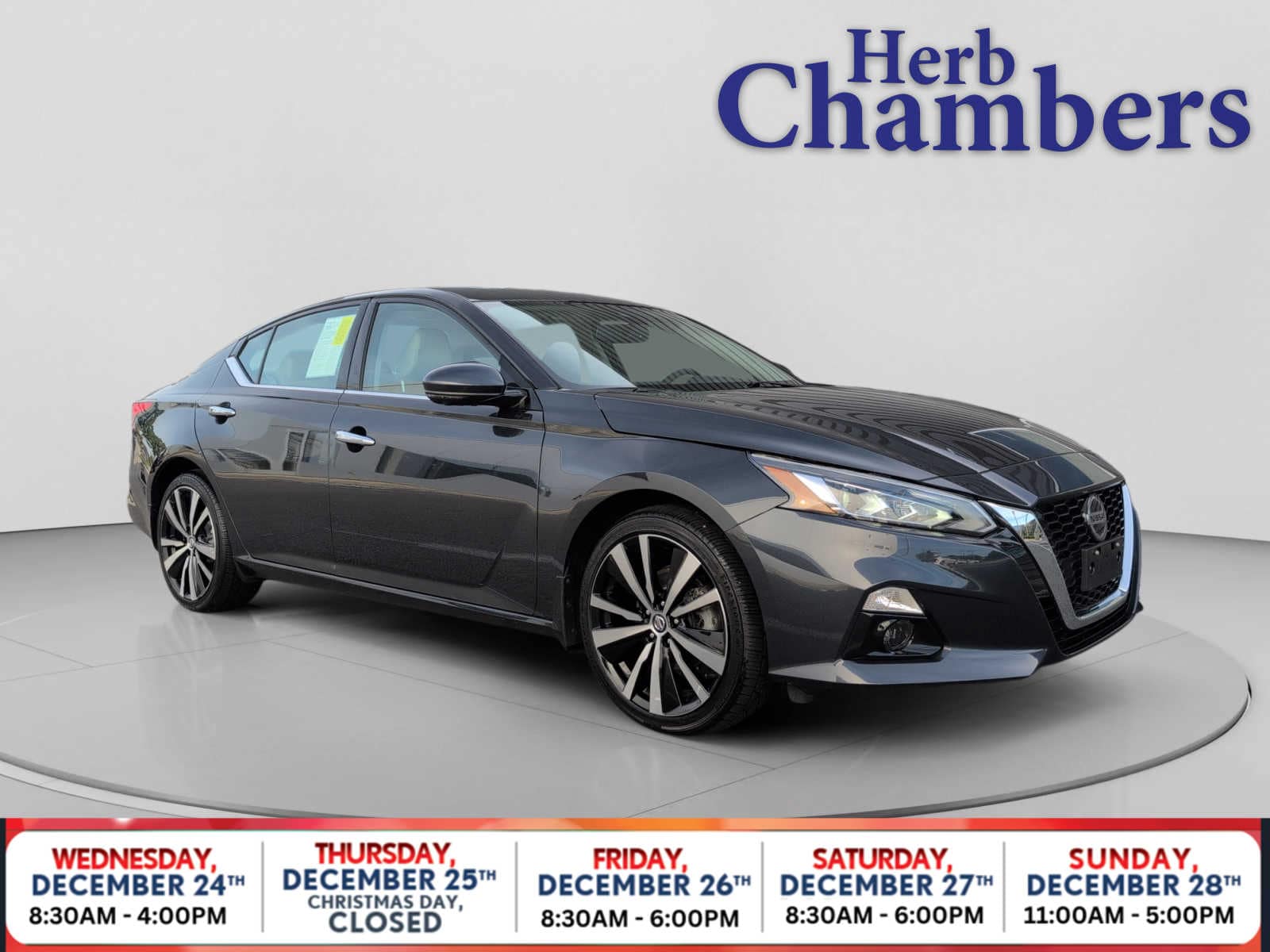 2021 Nissan Altima Platinum's photo