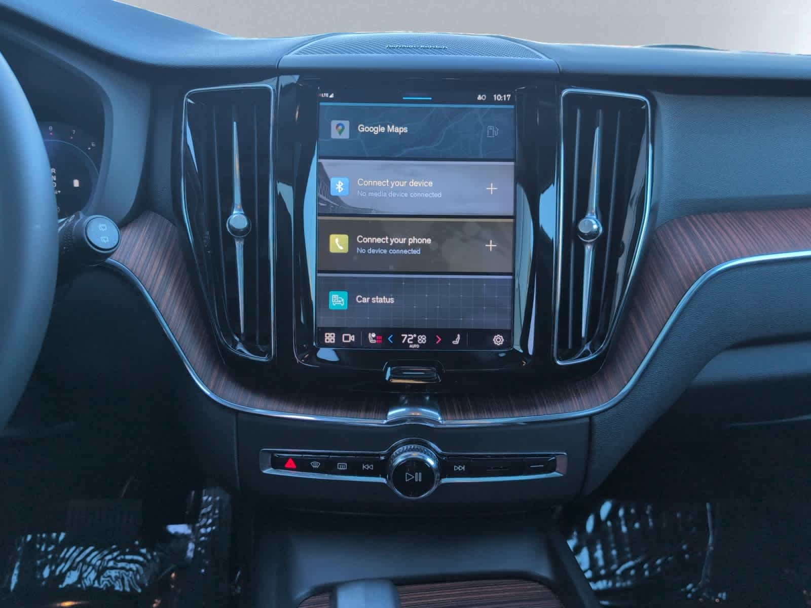 used 2023 Volvo XC60 car, priced at $35,998